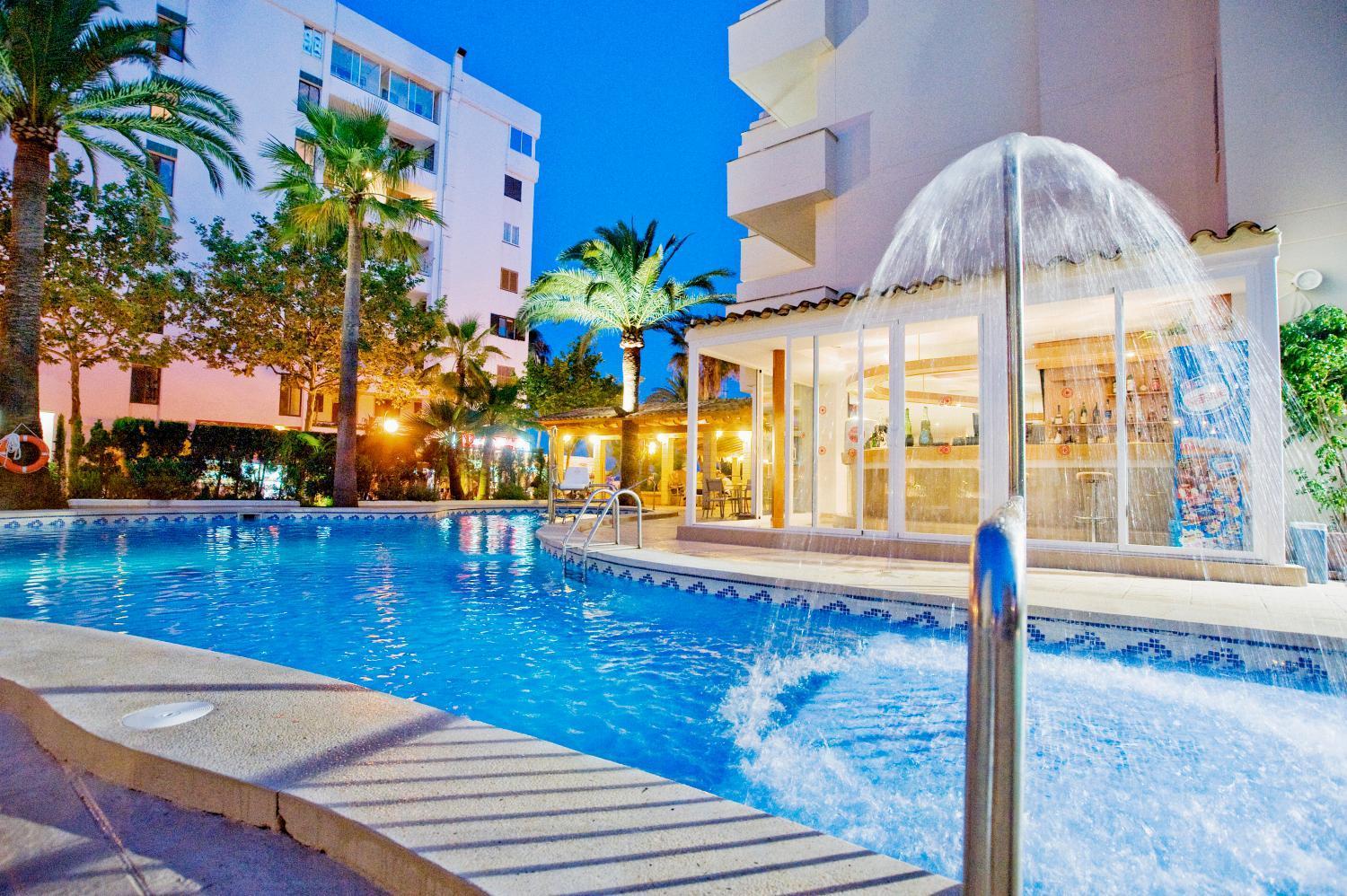 Cabot Cap De Mar Hotel Cala Bona  Exterior foto